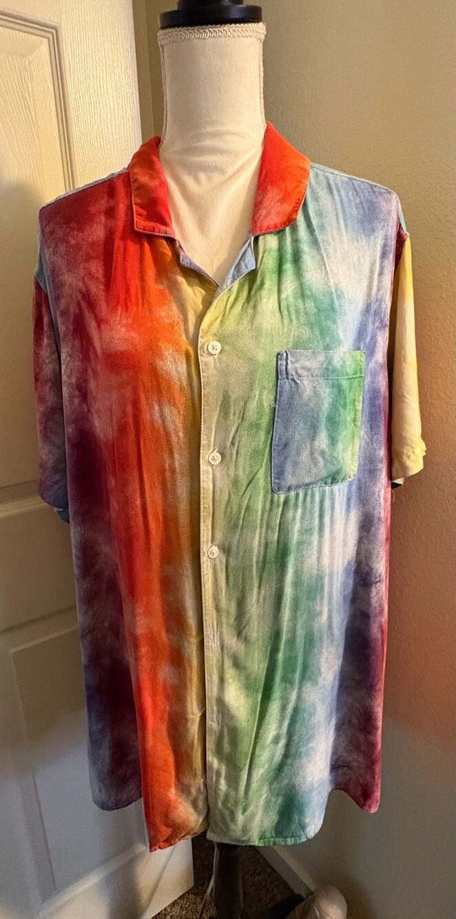Trinity Collective Rainbow Tie Dye Short Sleeve Button Down Shirt